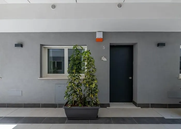 Benjamin House - Exclusive Modern Loft * バーリ